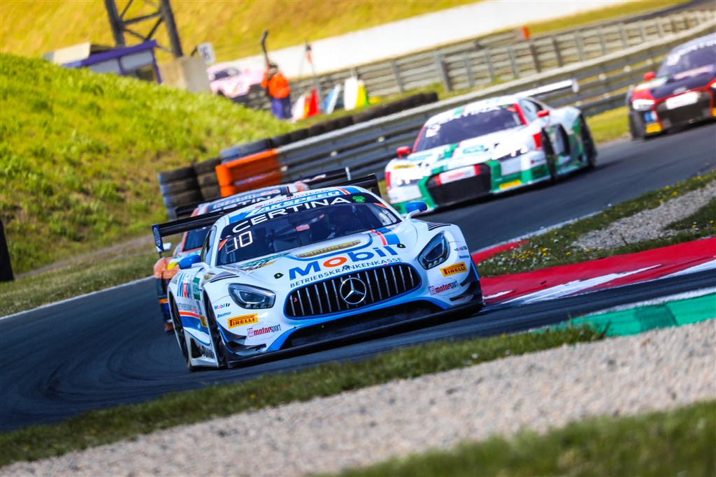 Nicolai Sylvest var stærkt kørende ved årets første ADAC GT Masters-løb